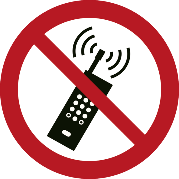 Inga mobiltelefoner tillåtna förbudsskylt - ISO 7010