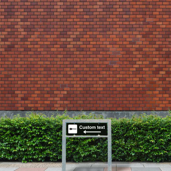 Elbilsparkeringsskylt – svart hänvisningsskylt med vänster pil och valfri text, 150 x 500 mm, 3 mm alu-sandwich