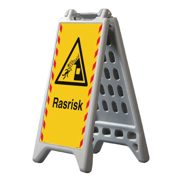 Fristående utomhusskylt Rasrisk – reflekterande plast 750 x 410 mm