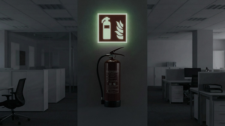 Fotoluminiscerande brandskyltar